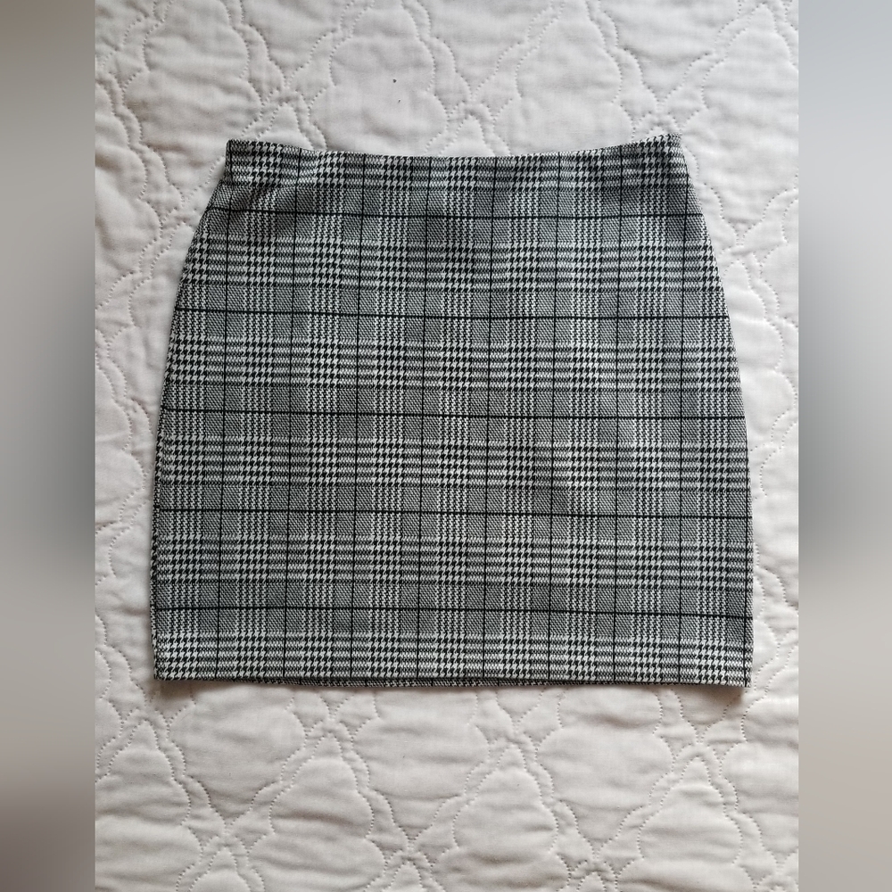 Black and White Crosshatch Print Mini Skirt